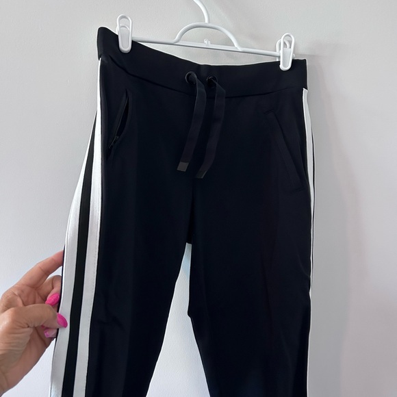 ATHLETA • Black & White Joggers • sz : XS • - Picture 8 of 10